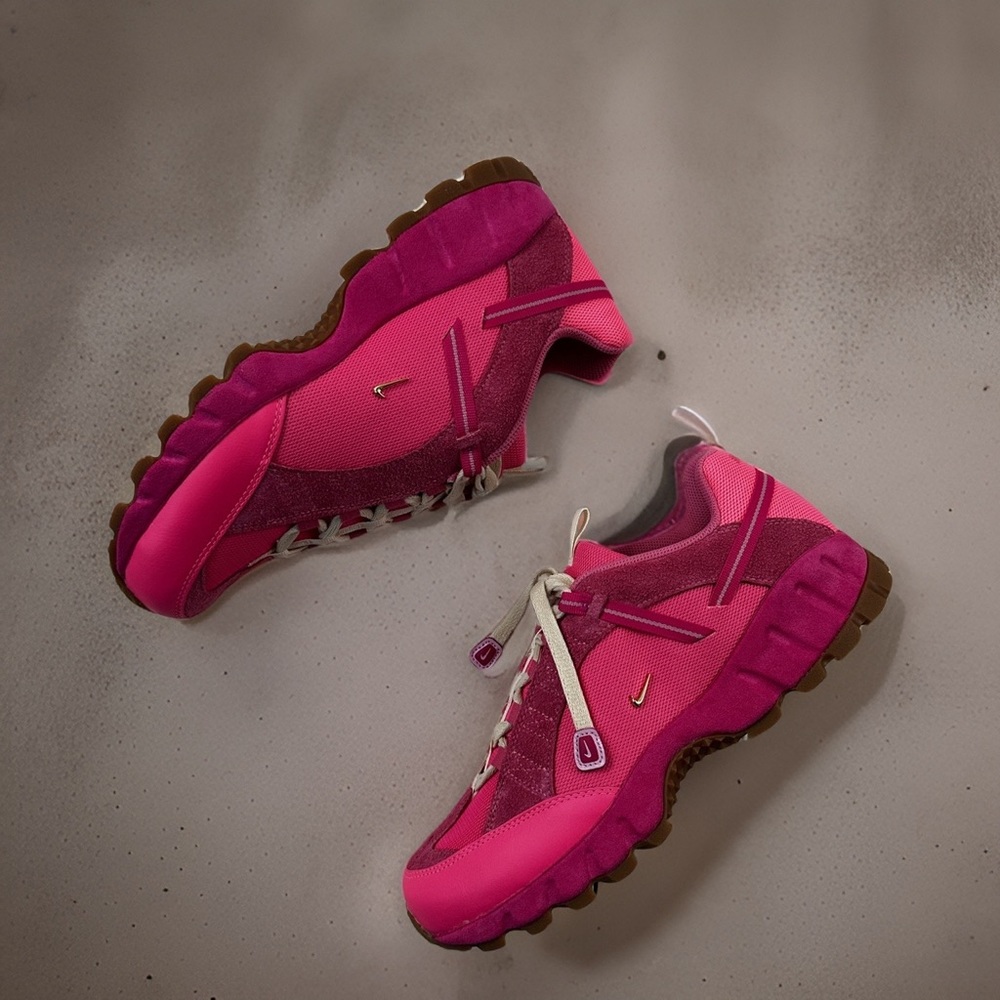 JACQUEMUS × Nike Air Humara LX in Flash Pink